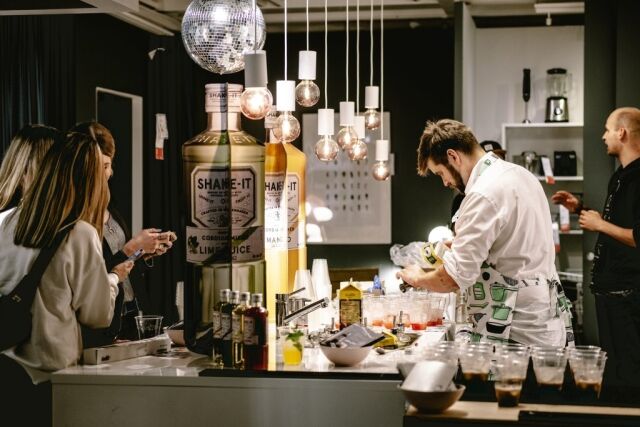 bartender eventfotografering i Ikea