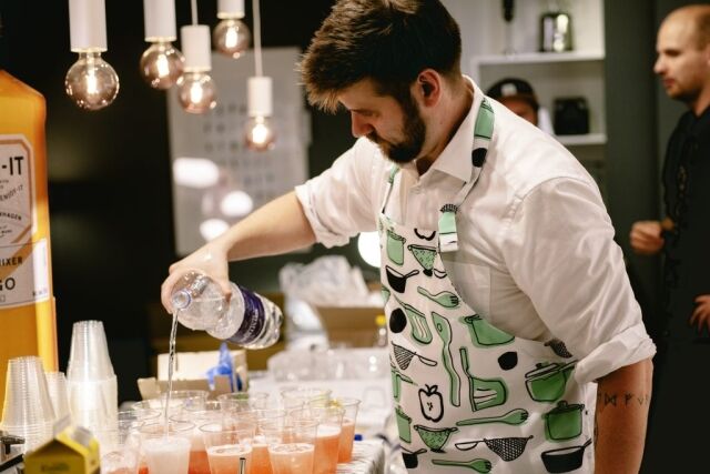 bartender eventfotografering i Ikea